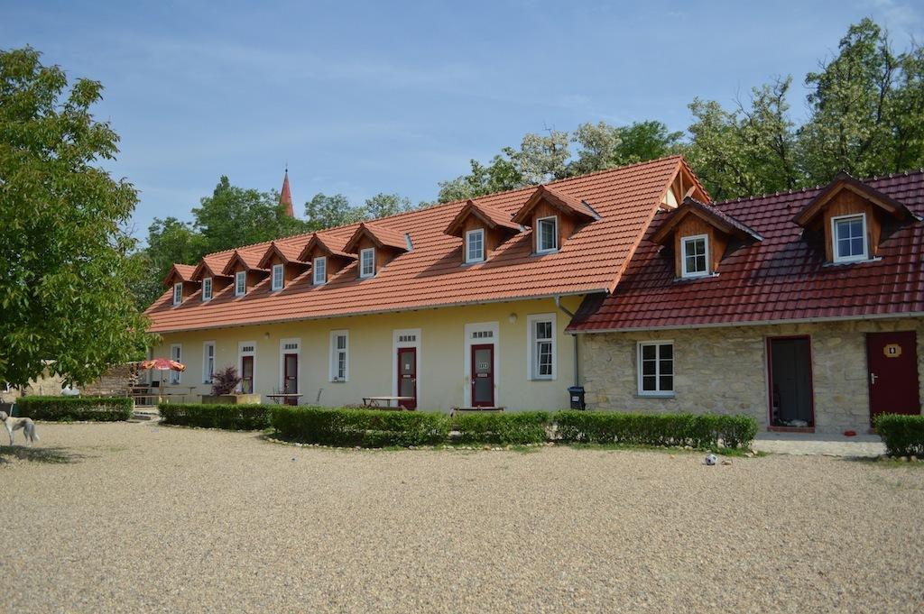 Stara Fara Hotel Chrzin Exterior photo